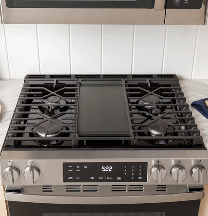 GE APPLIANCES GGF600AVSS GE(R) 30" Free-Standing Gas Convection Range with No Preheat Air Fry and EasyWash(TM) Oven Tray - GGF600AVSS-KT