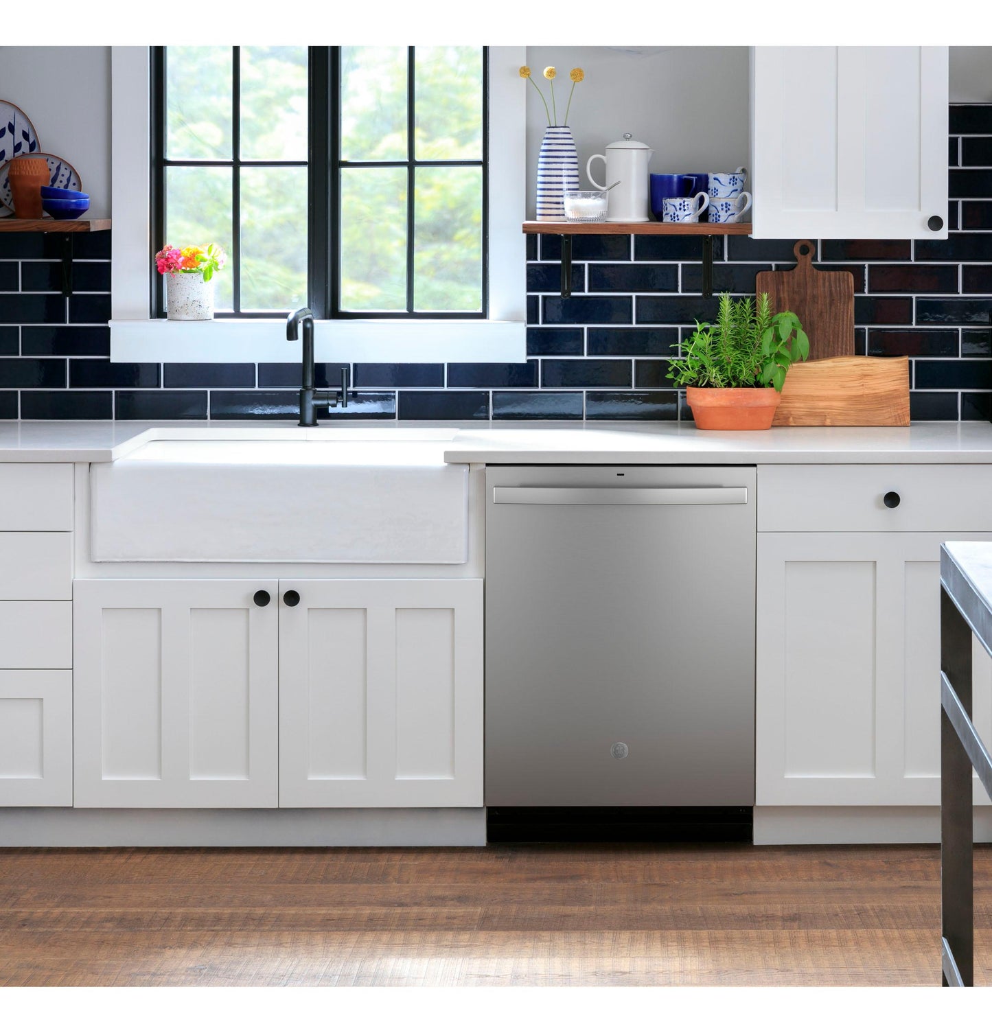 GE APPLIANCES GDT535PYVFS GE(R) Top Control with Plastic Interior Dishwasher with Sanitize Cycle & Dry Boost - GDT535PYVFS-KT