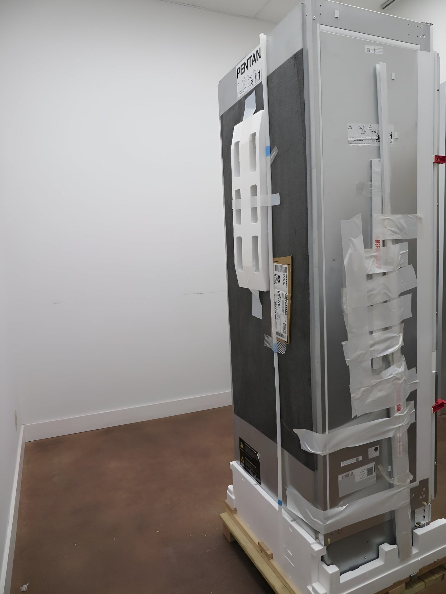 NIB Gaggenau Vario 400 Series 30" Bottom Freezer Refrigerator - RB472701
