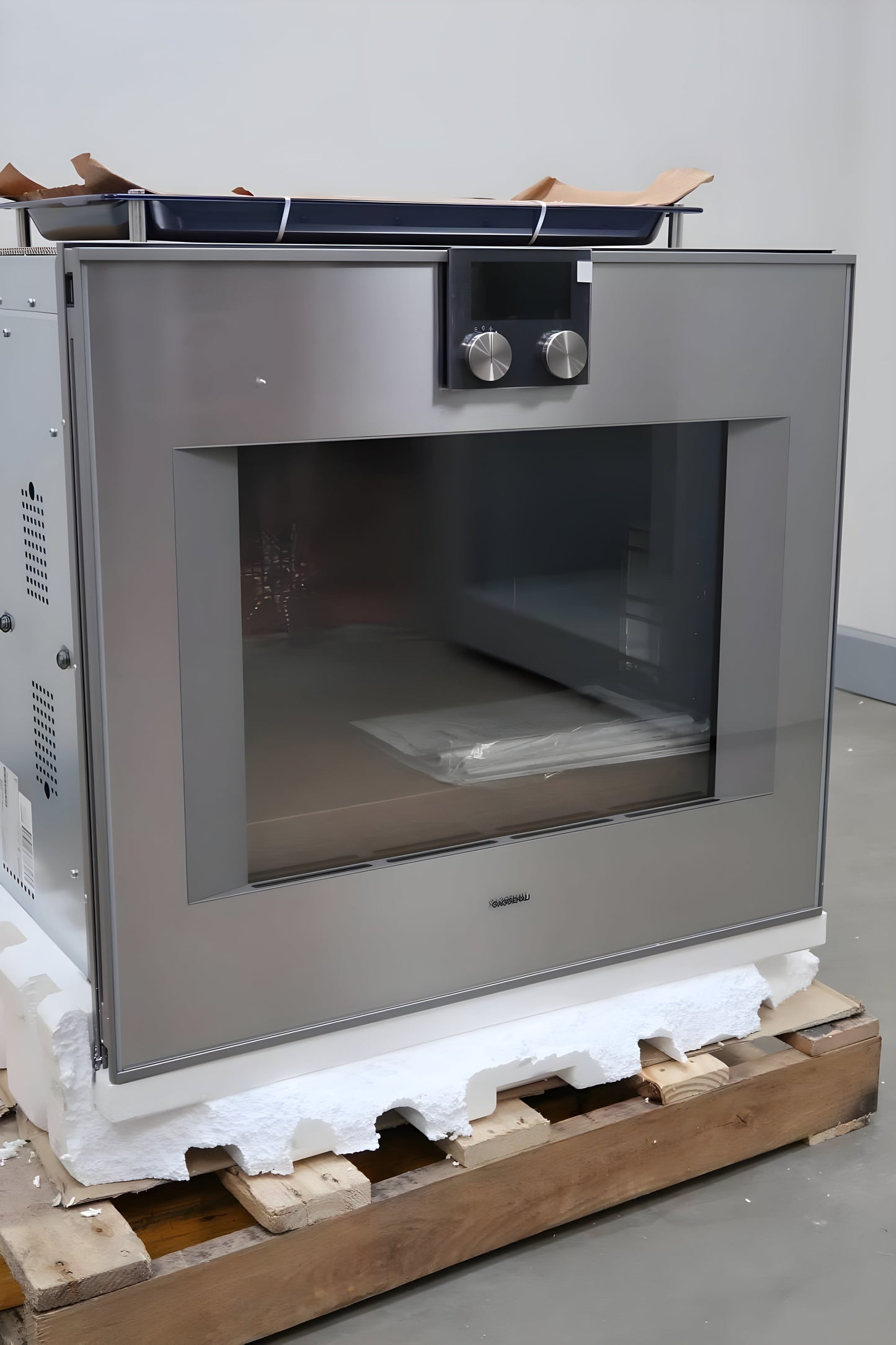 Gaggenau 400 Series 30" Self-Cleaning 4.5 Cu.Ft Glass Front Single Oven BO481613