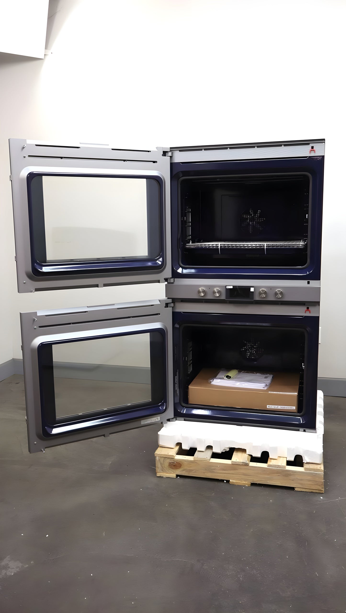 Gaggenau 400 Series 30" 9 Cu. Ft TFT Electric Double Wall Oven BX481612