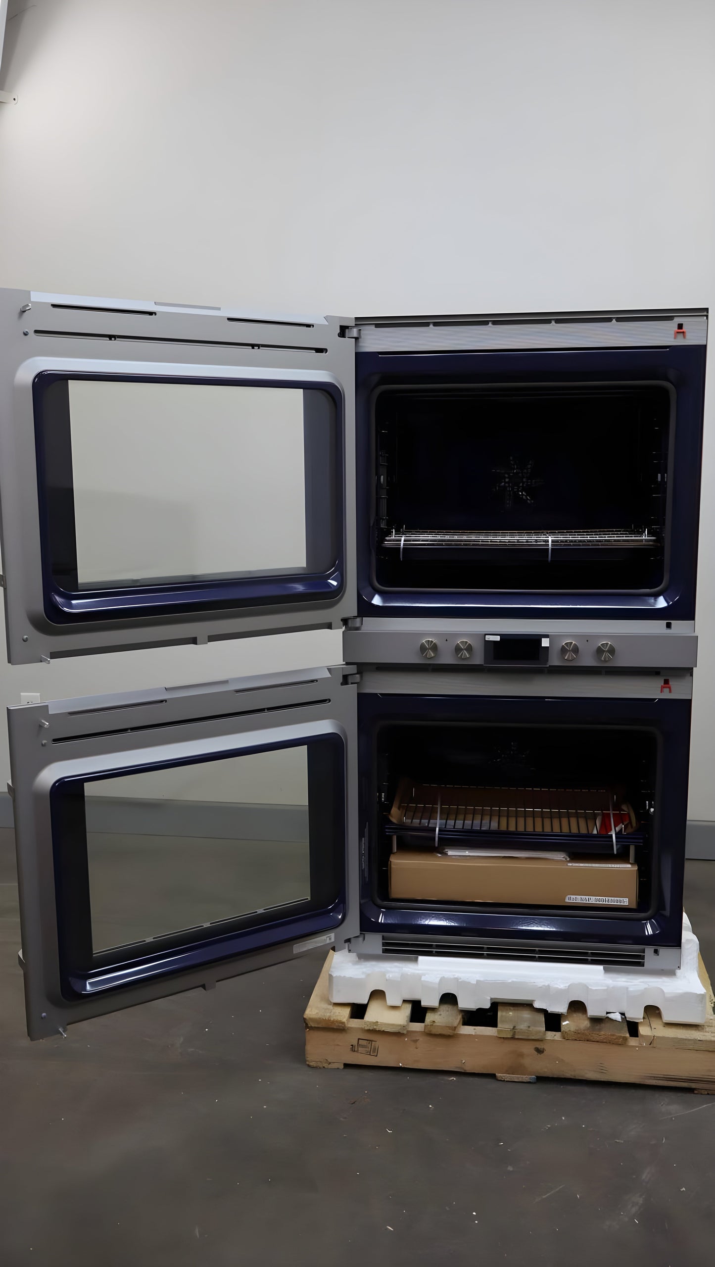 Gaggenau 400 Series 30" 9 Cu. Ft TFT Electric Double Wall Oven BX481612