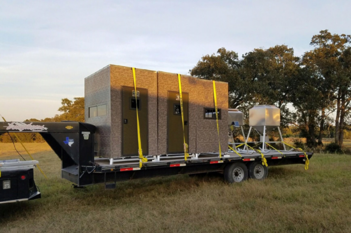 Big Dogg Deer Blinds Aluminum and Insulated Deer Blinds 6' X 6' Elevated with 5' Base and Detachable Ladder for Big Dogg - BD6X65BDL