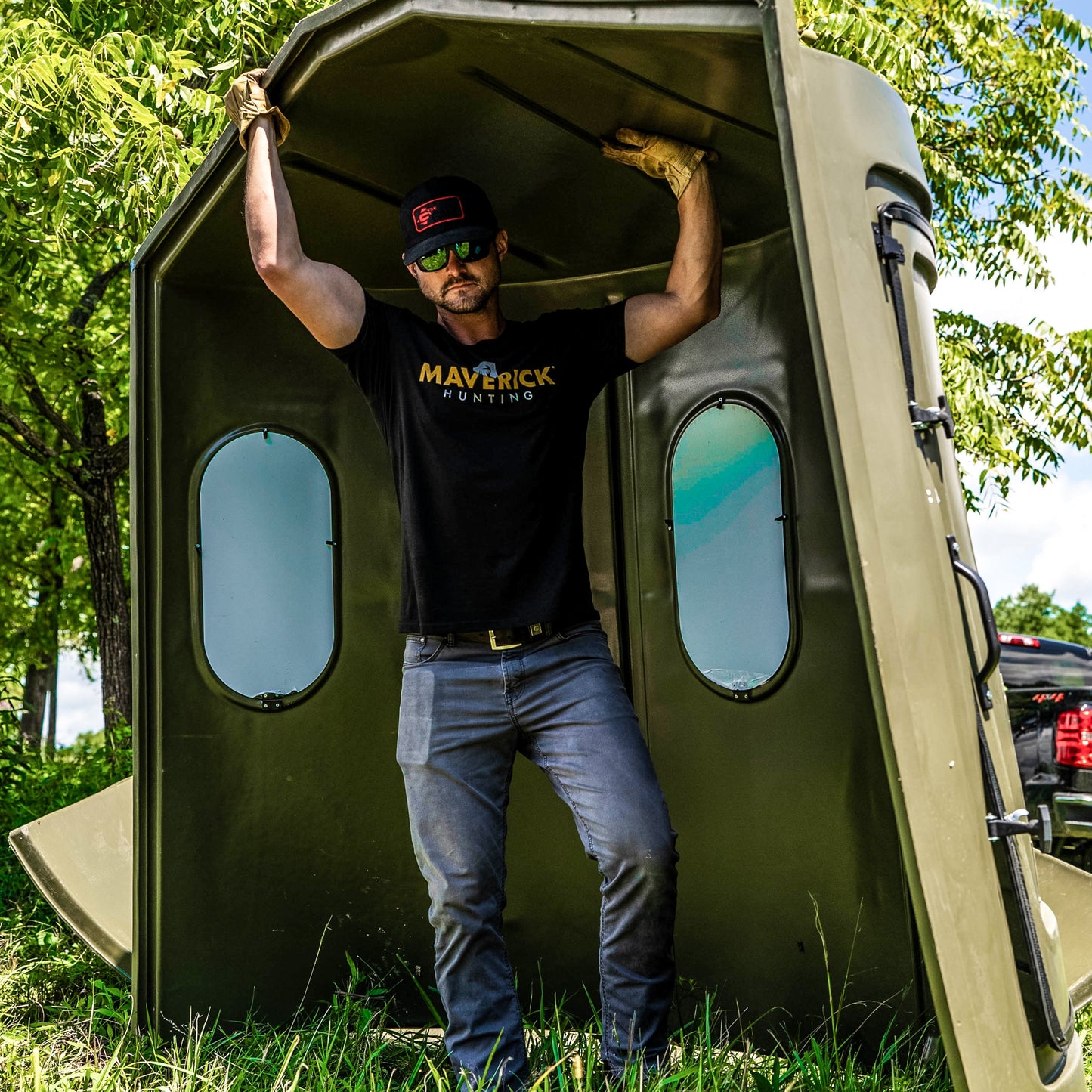Maverick 6-Shooter Deer Hunting Blind in Brown with Tinted Windows - 00222