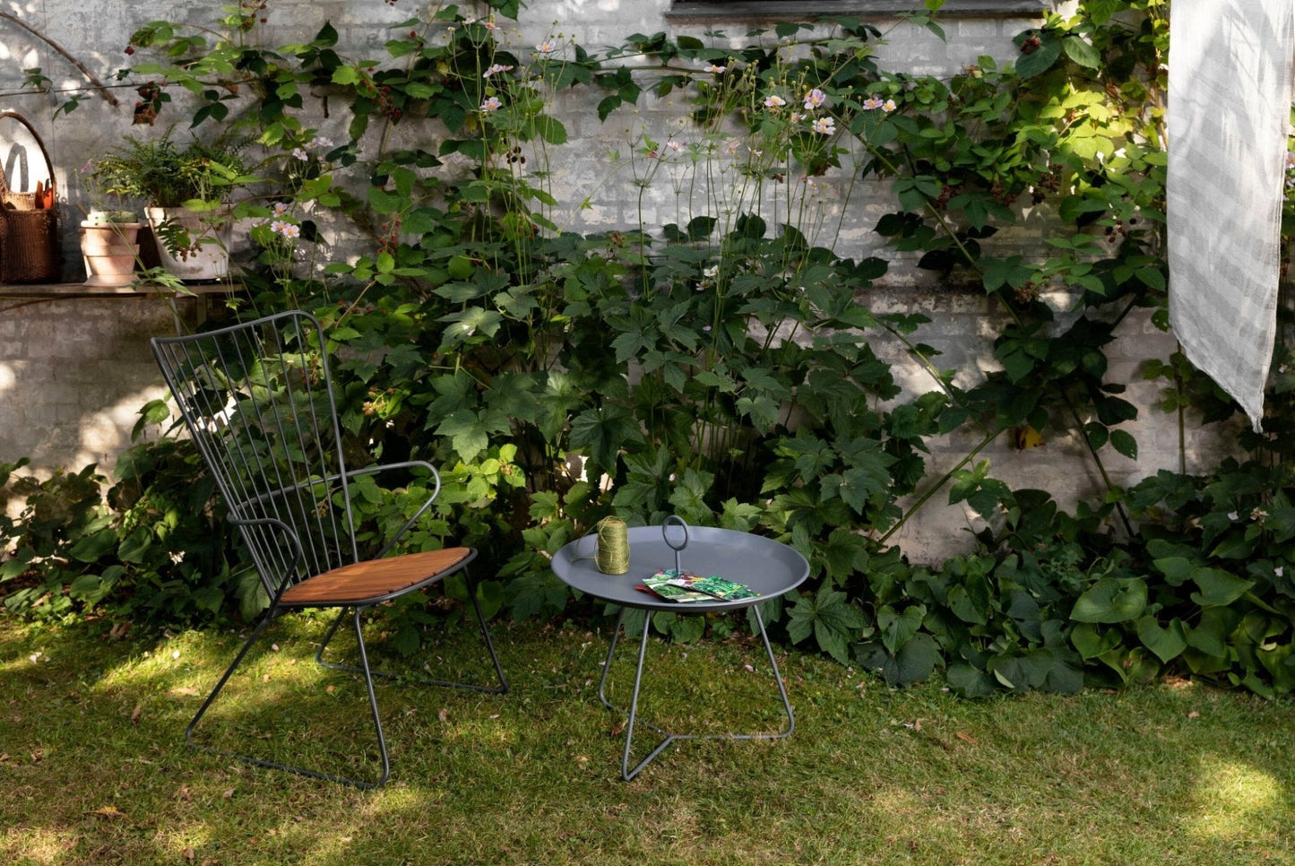 HOUE PAON Outdoor Lounge Chair